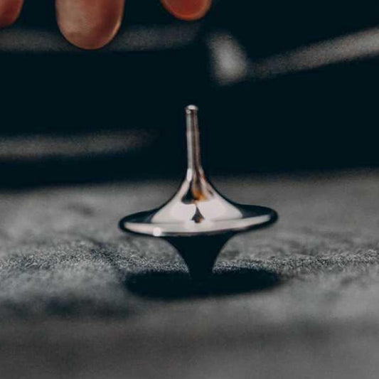 Totem Gyro hand Spinning top